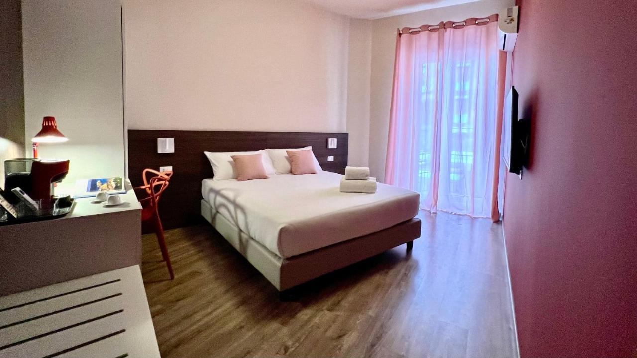 Arkadia 2.0 Hotel กาญารี ภายนอก รูปภาพ