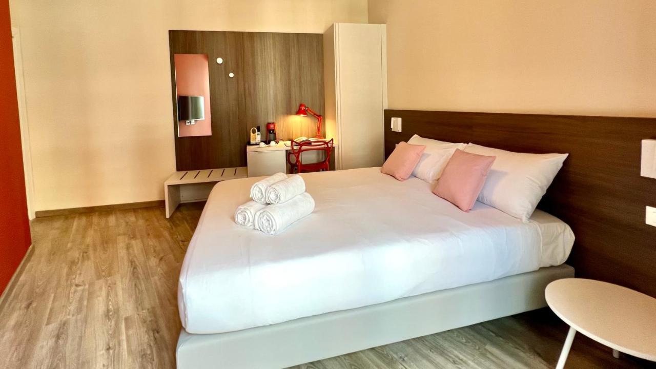 Arkadia 2.0 Hotel กาญารี ภายนอก รูปภาพ