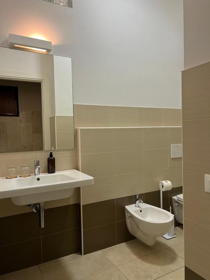 Arkadia 2.0 Hotel กาญารี ภายนอก รูปภาพ