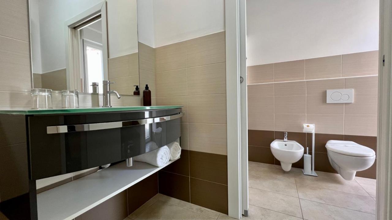 Arkadia 2.0 Hotel กาญารี ภายนอก รูปภาพ